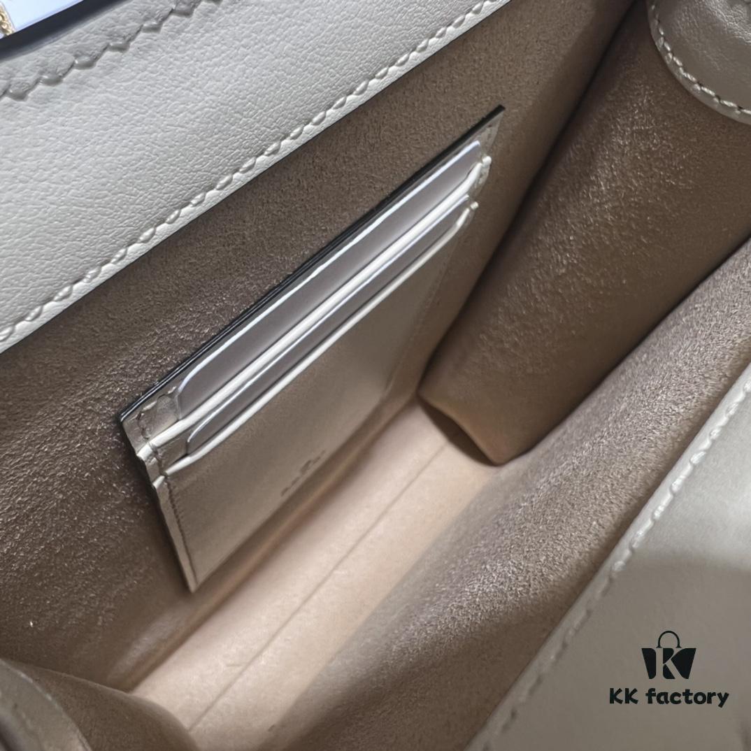 GUCCI Counter Quality, Top Original Single Item, Actual Photos! Model No. 699756 White Leather, Size: W14 x H23 x D4.5, In Stock and Ready to Ship