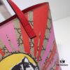 GUCCI Hot-Selling Item, Boutique Quality, Top-Grade Original Order Goods, Real Photo Fashion Tote Bag, Model No.: 410812 Cartoon Cat, Size: 21x20x10cm! In Stock for Immediate Shipping