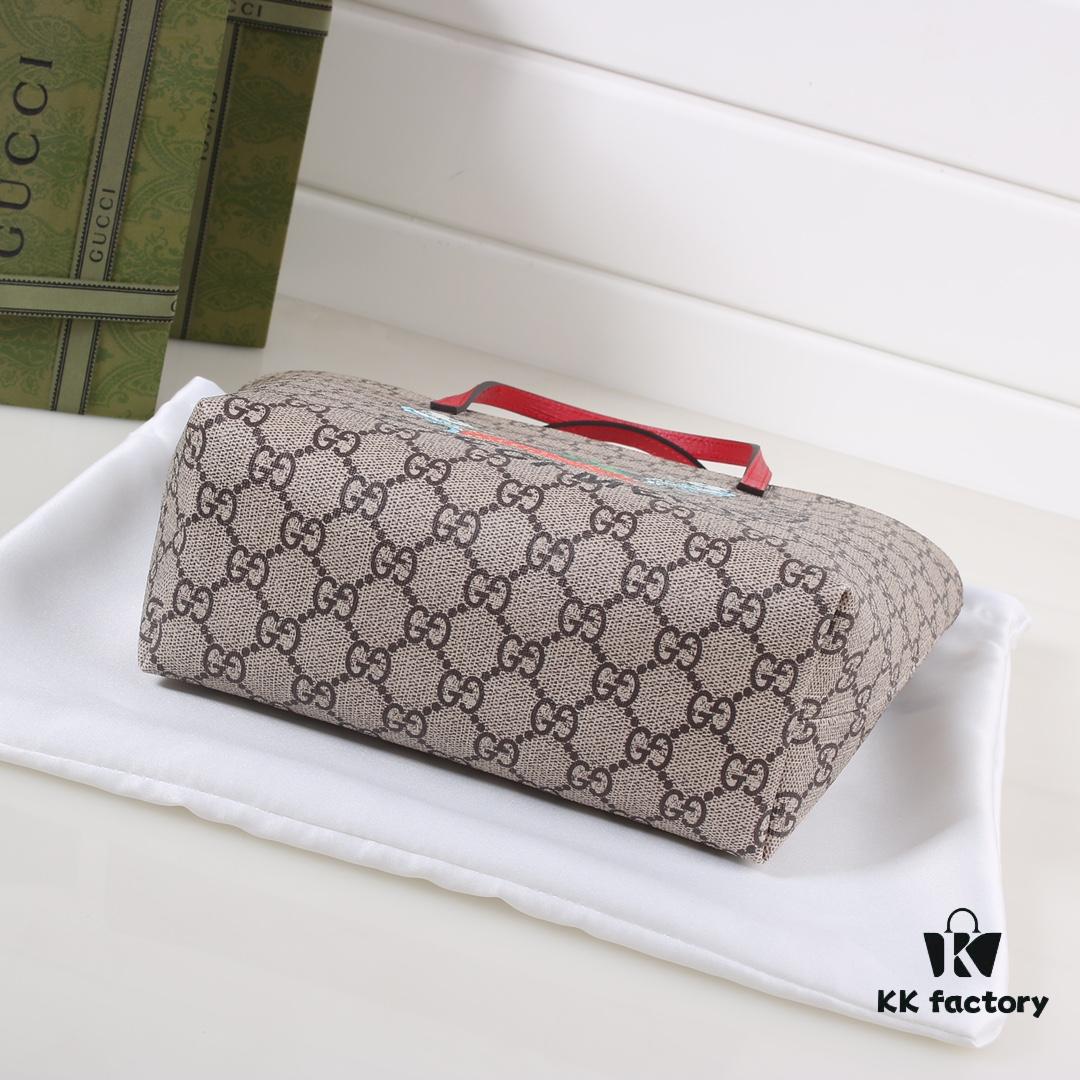 GUCCI Hot-Selling Item, Boutique Quality, Top-Tier Original Order Stock, Real Product Photos, Stylish Handheld Bag, Model No.: 410812 Hippocampus, Dimensions: 21x20x10cm! In Stock for Immediate Shipment