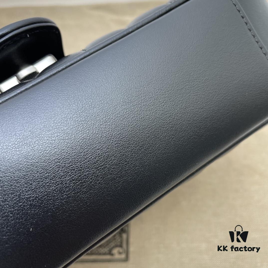 GUCCI New Arrival Cabinet Quality, Top Original Single Item, Real Product Photos, Model No. 446744 Kriss Cross Check, Size W23xH14xD6cm, In Stock and Ready to Ship