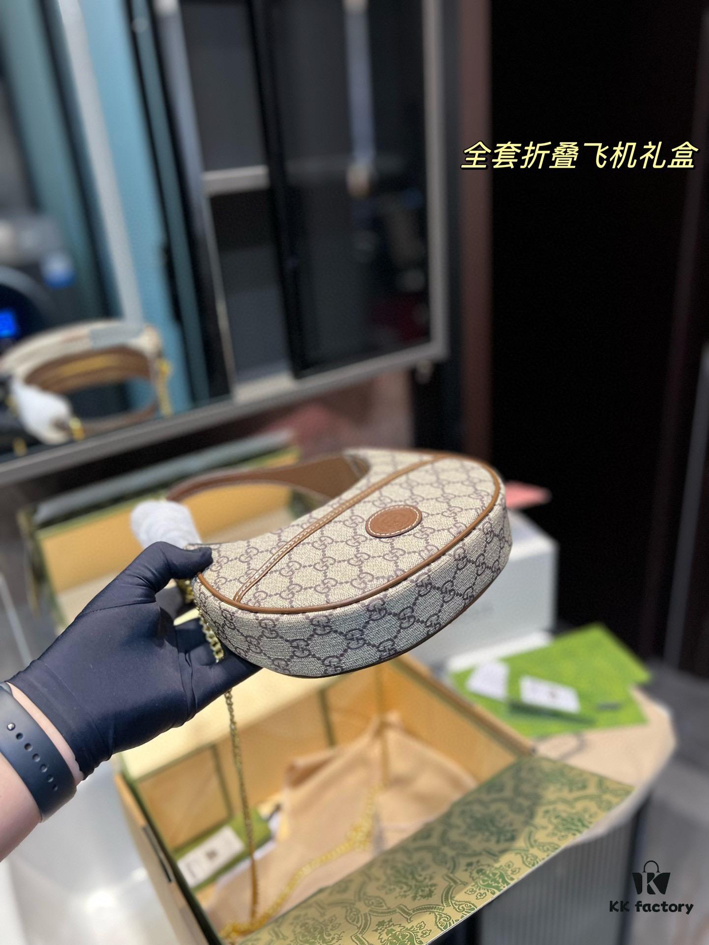 GUCCI New Arrival! New Style Gucci Crescent Bag, Wu Wood Color