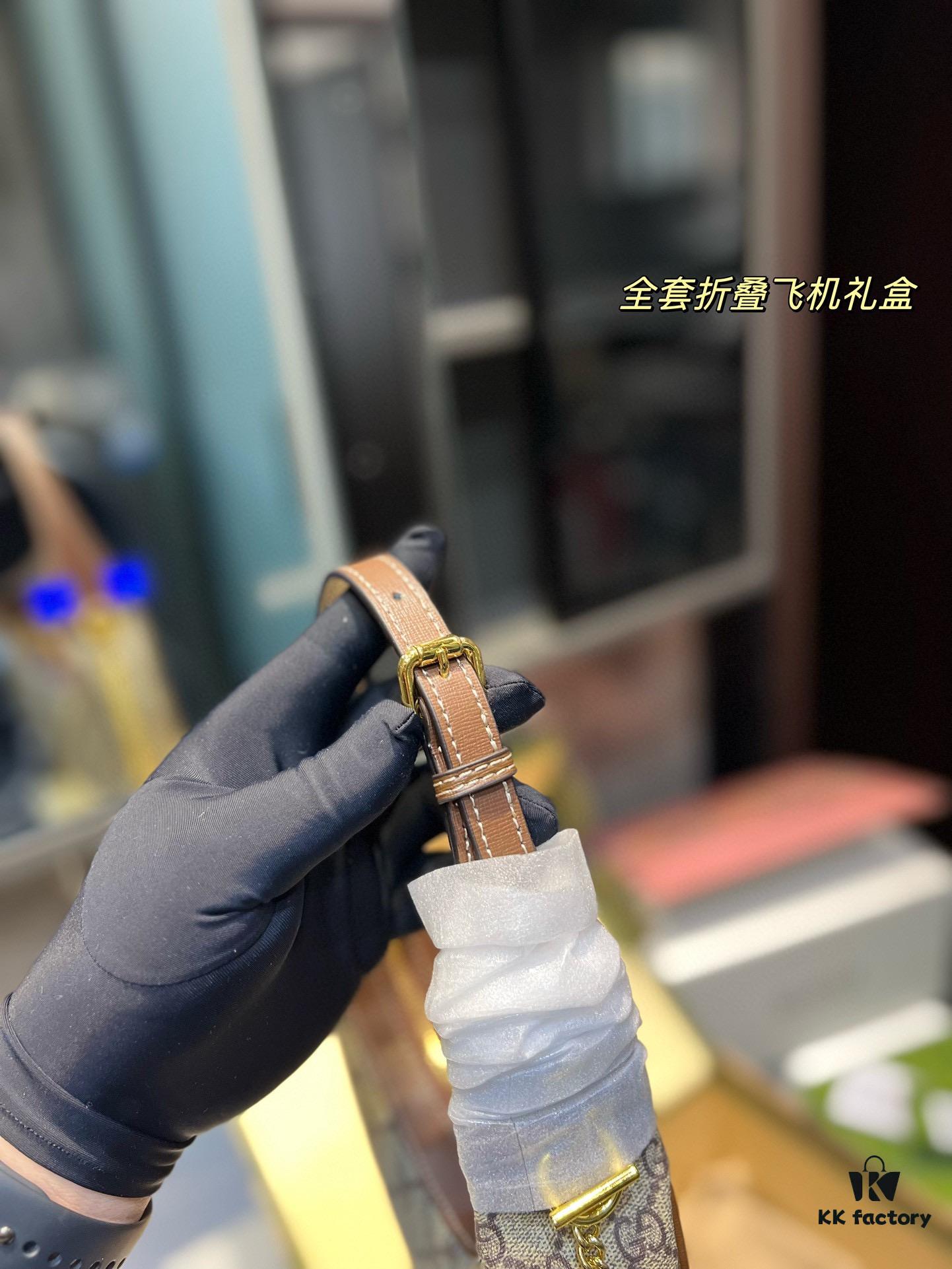 GUCCI New Arrival! New Style Gucci Crescent Bag, Wu Wood Color