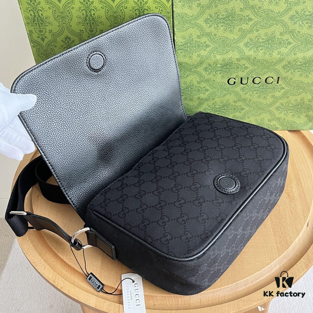 Gucci New Flat Messenger Bag Model 449172 Black Fabric Size 28x20x9cm