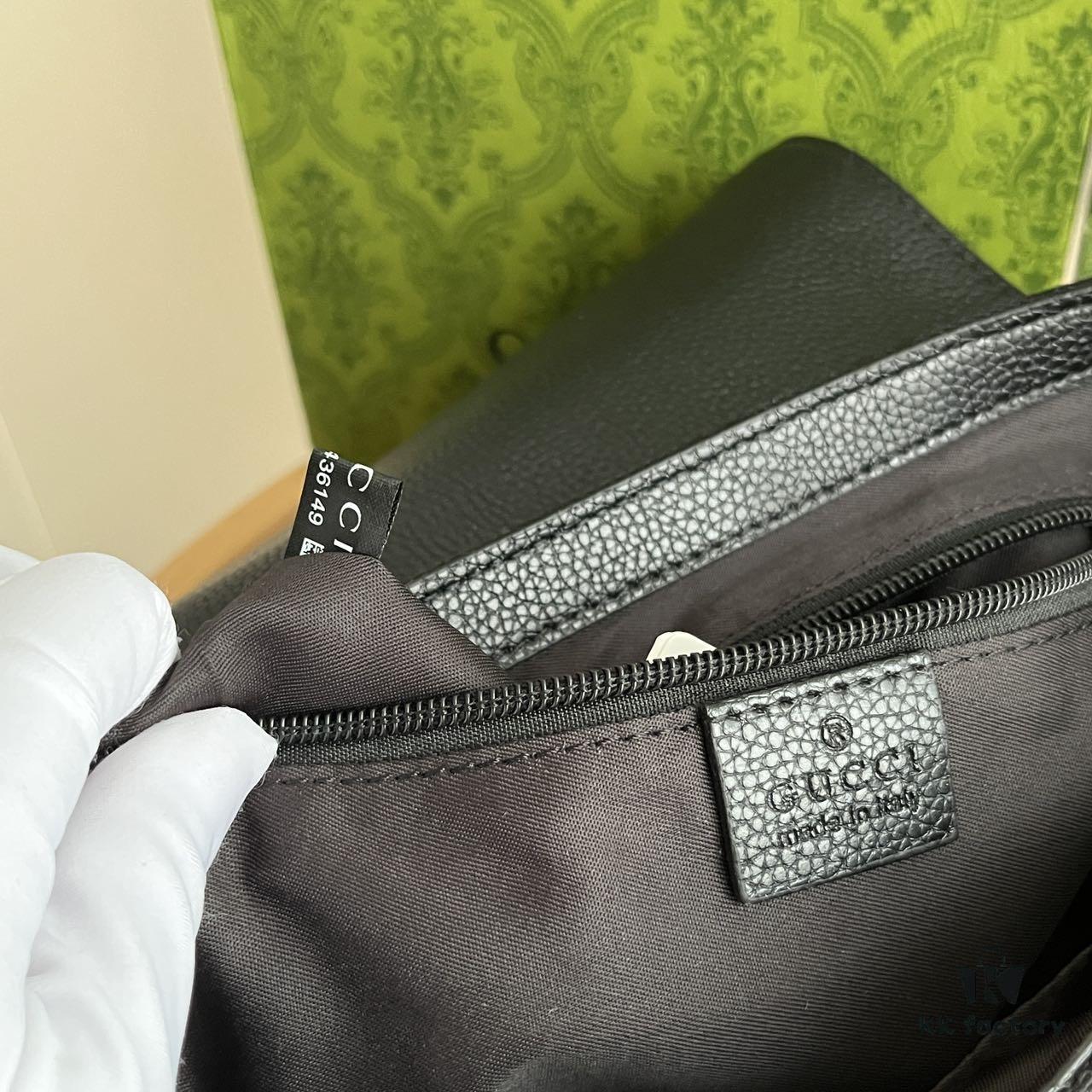 Gucci New Flat Messenger Bag Model 449172 Black Fabric Size 28x20x9cm