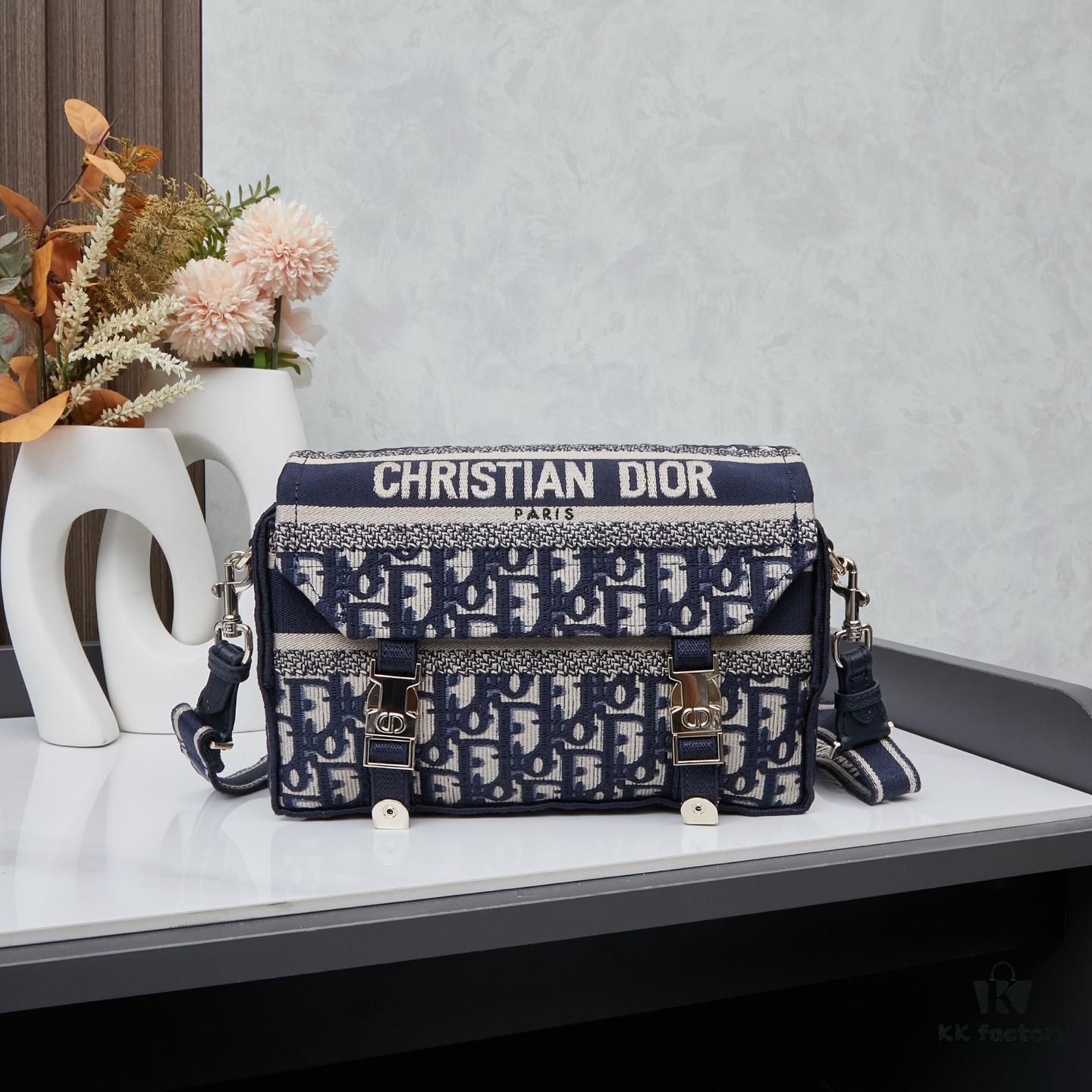 Small DIOR New Messenger Bag with Box 🆕❤️