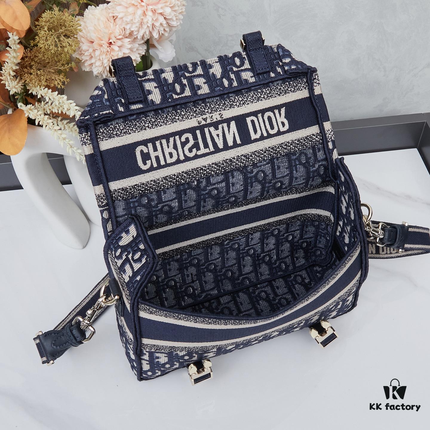 Small DIOR New Messenger Bag with Box 🆕❤️