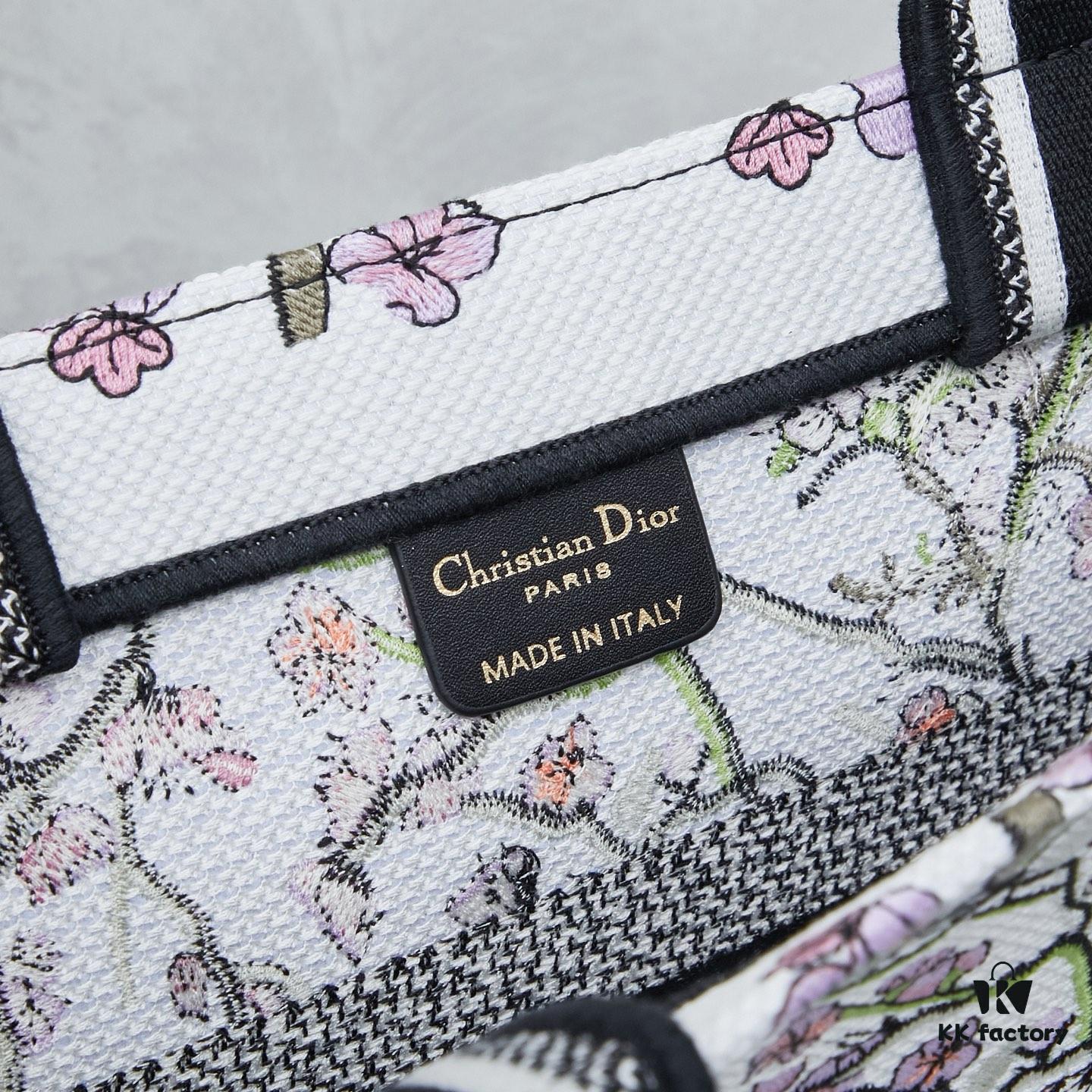 Embroidered Medium [Di0r Book Tote]