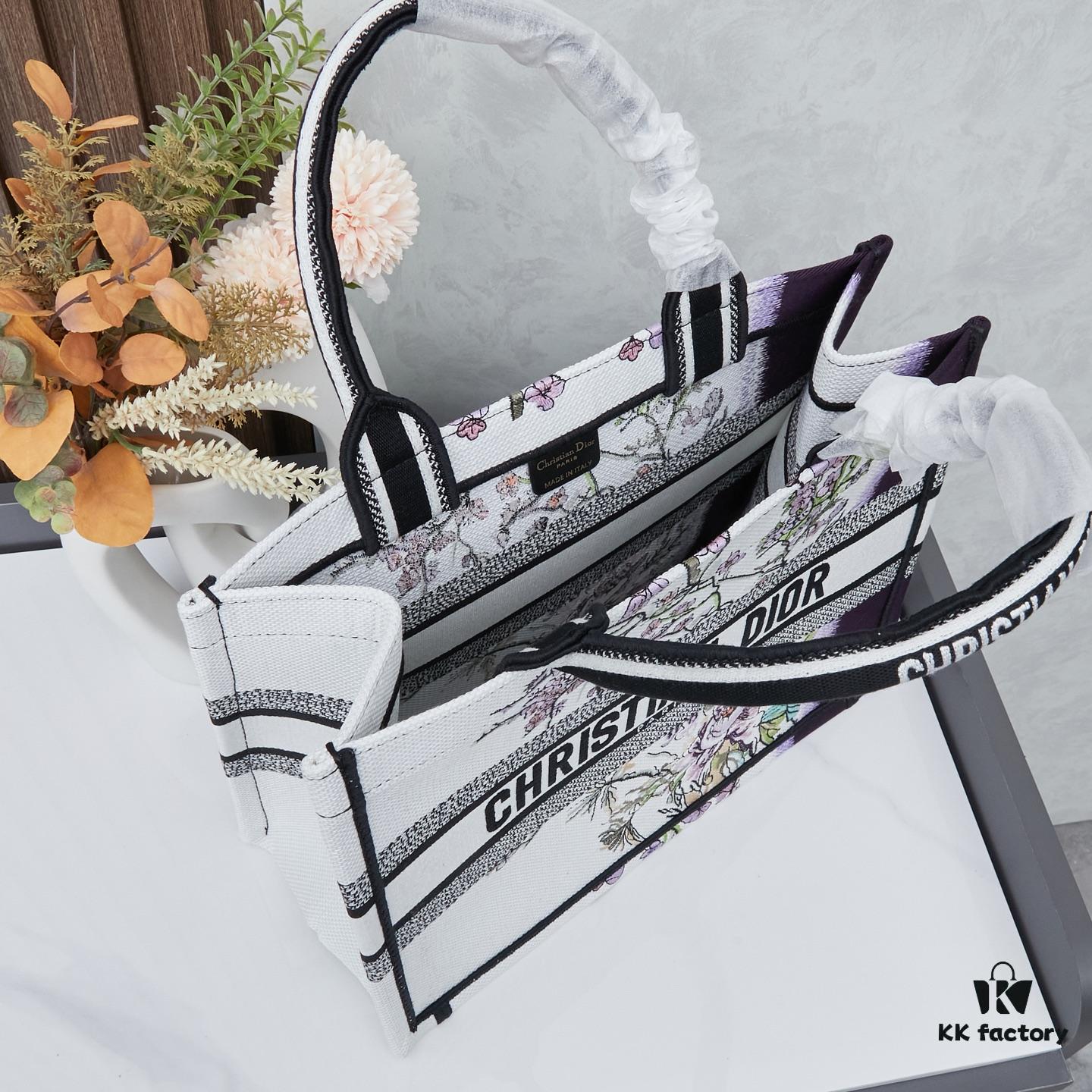 Embroidered Medium [Di0r Book Tote]