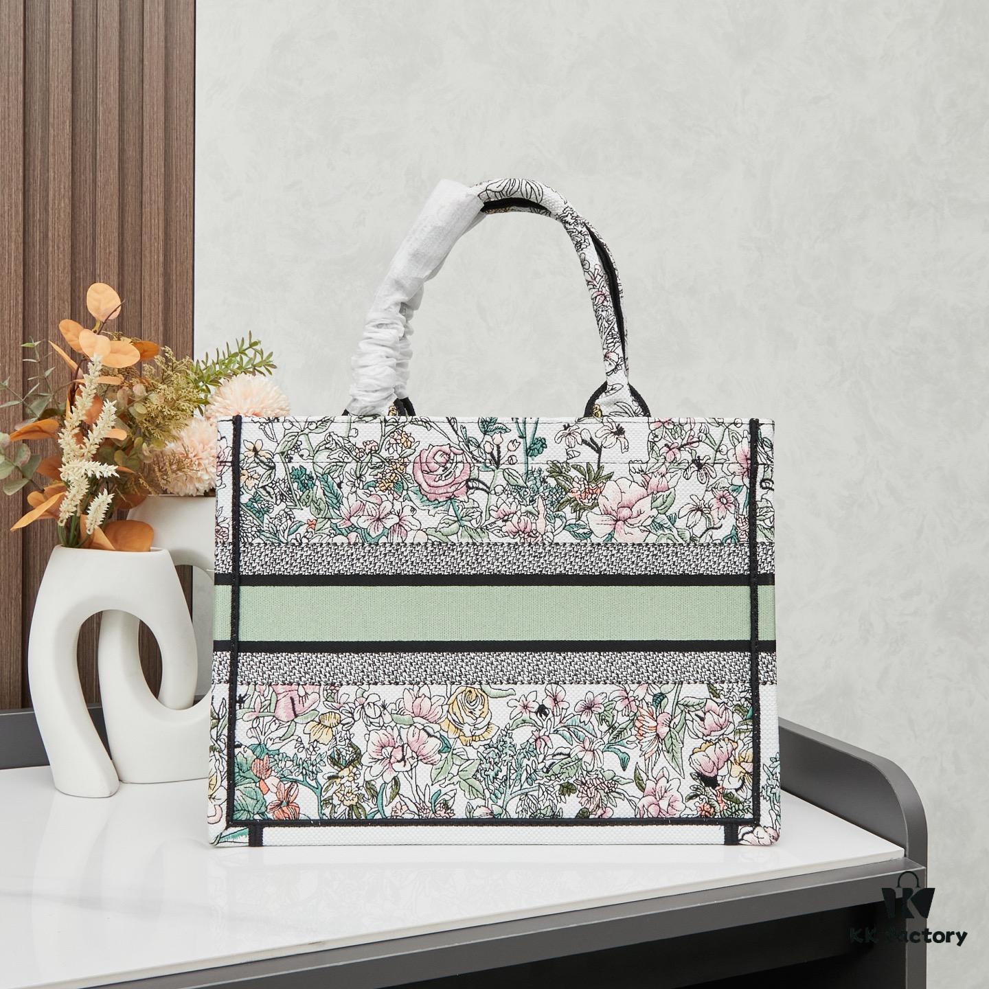 Original Order Embroidered Medium Di0r Book Tote