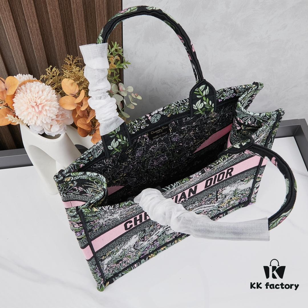 Original Order Embroidered Medium [Di0r Book Tote]