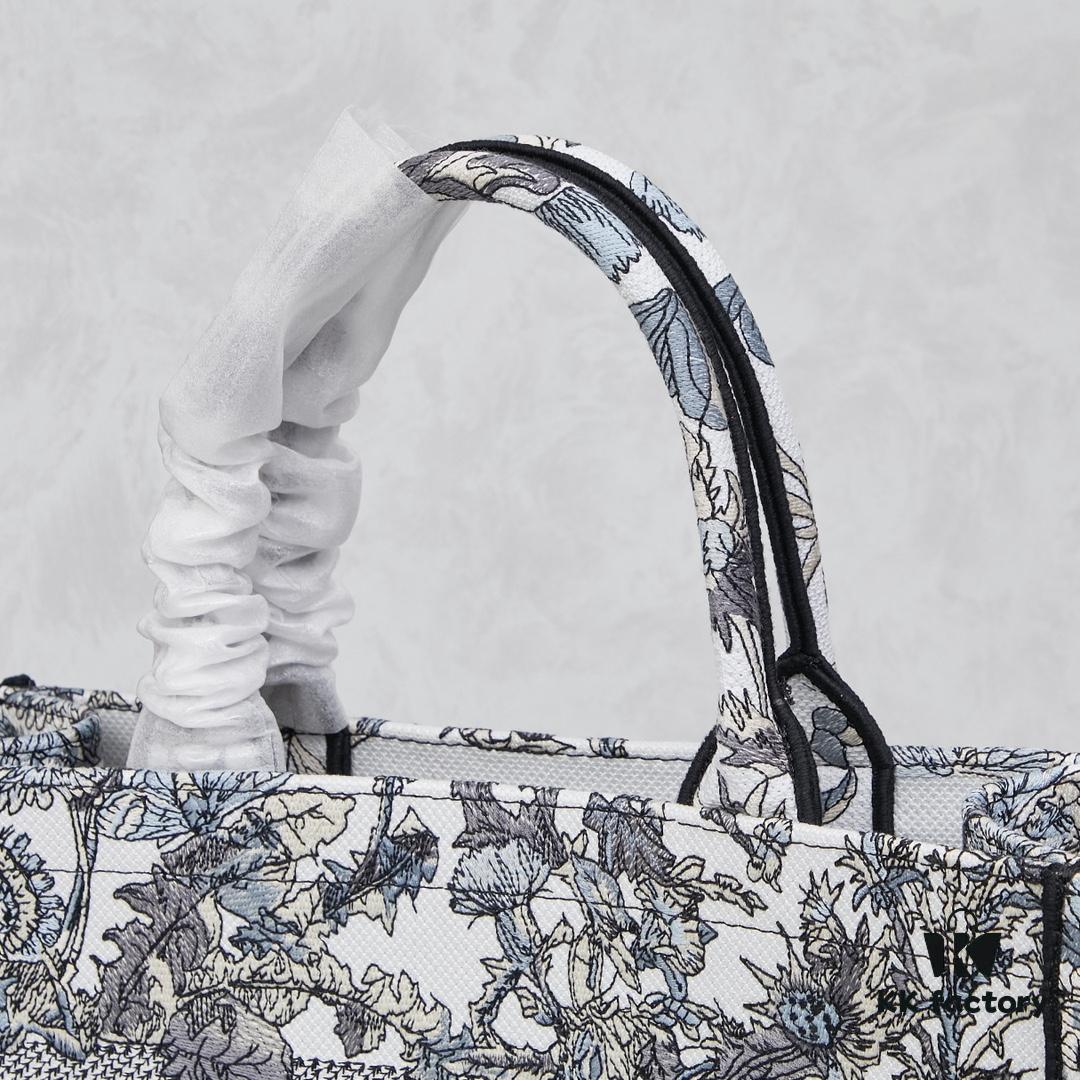 Original Order Embroidered Medium Di0r Book Tote