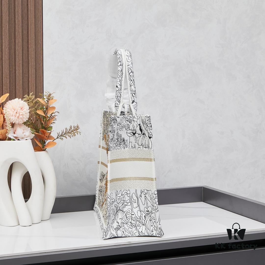 Original Order Embroidered Medium [Di0r Book Tote]