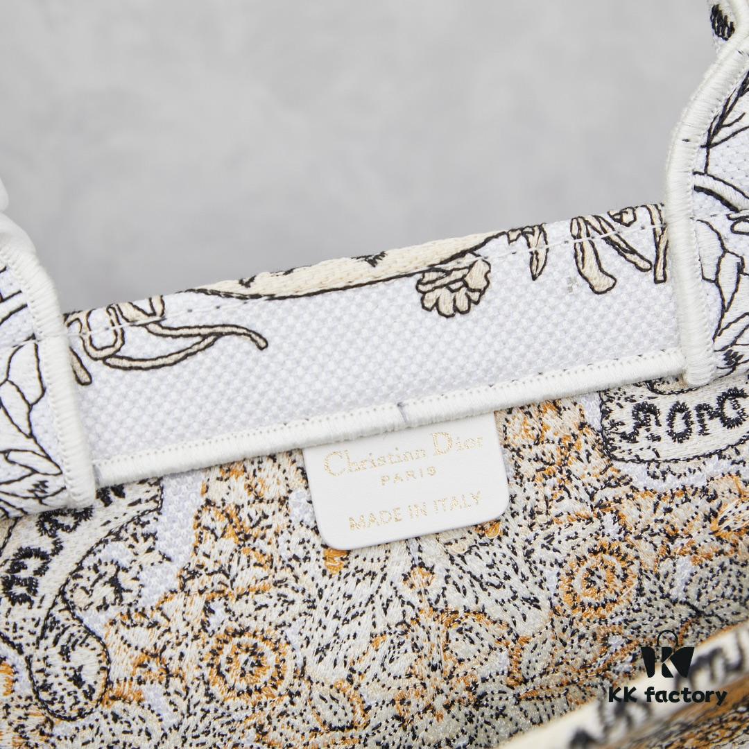 Original Order Embroidered Medium [Di0r Book Tote]