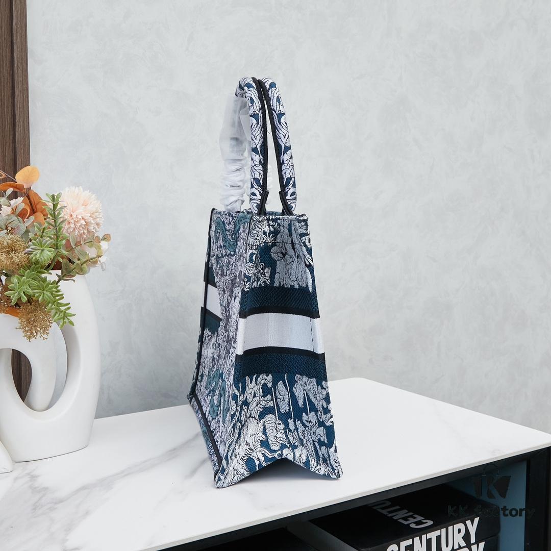 Original Order Embroidered Medium Di0r Book Tote