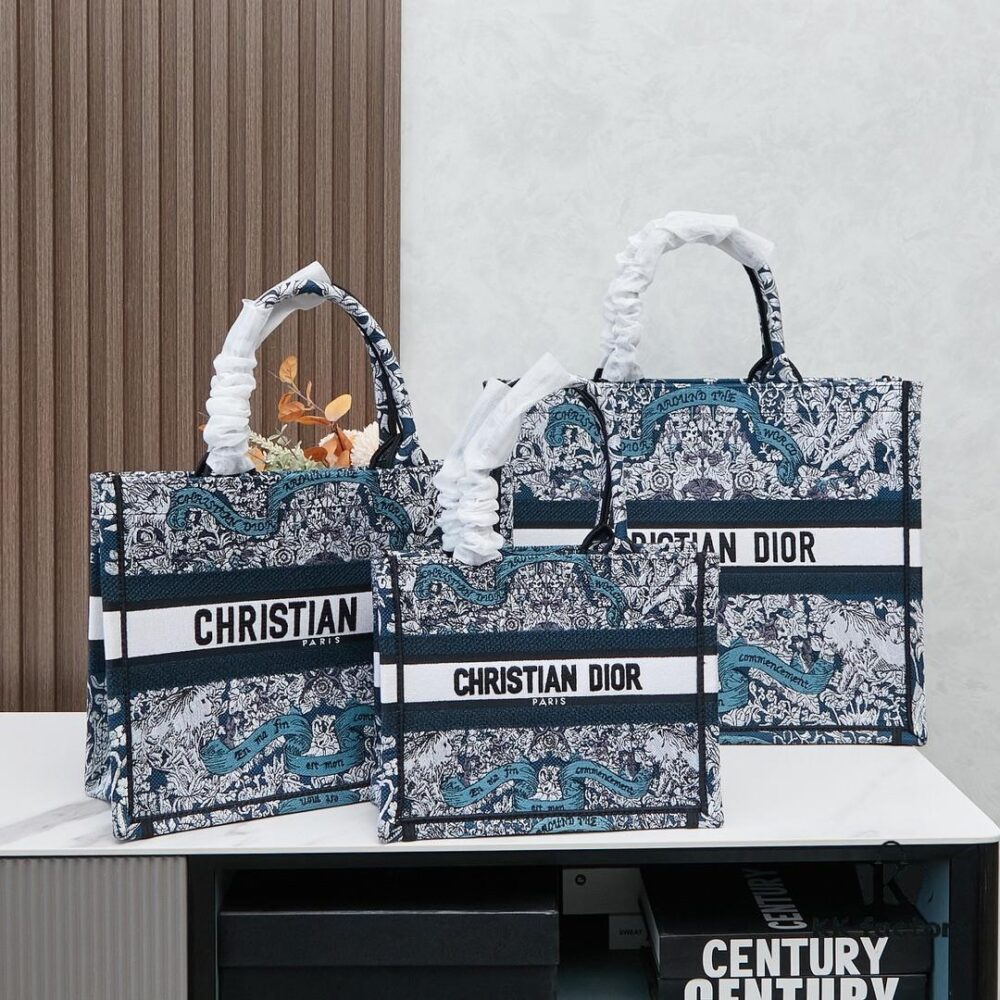 Original Order Embroidered Medium Di0r Book Tote