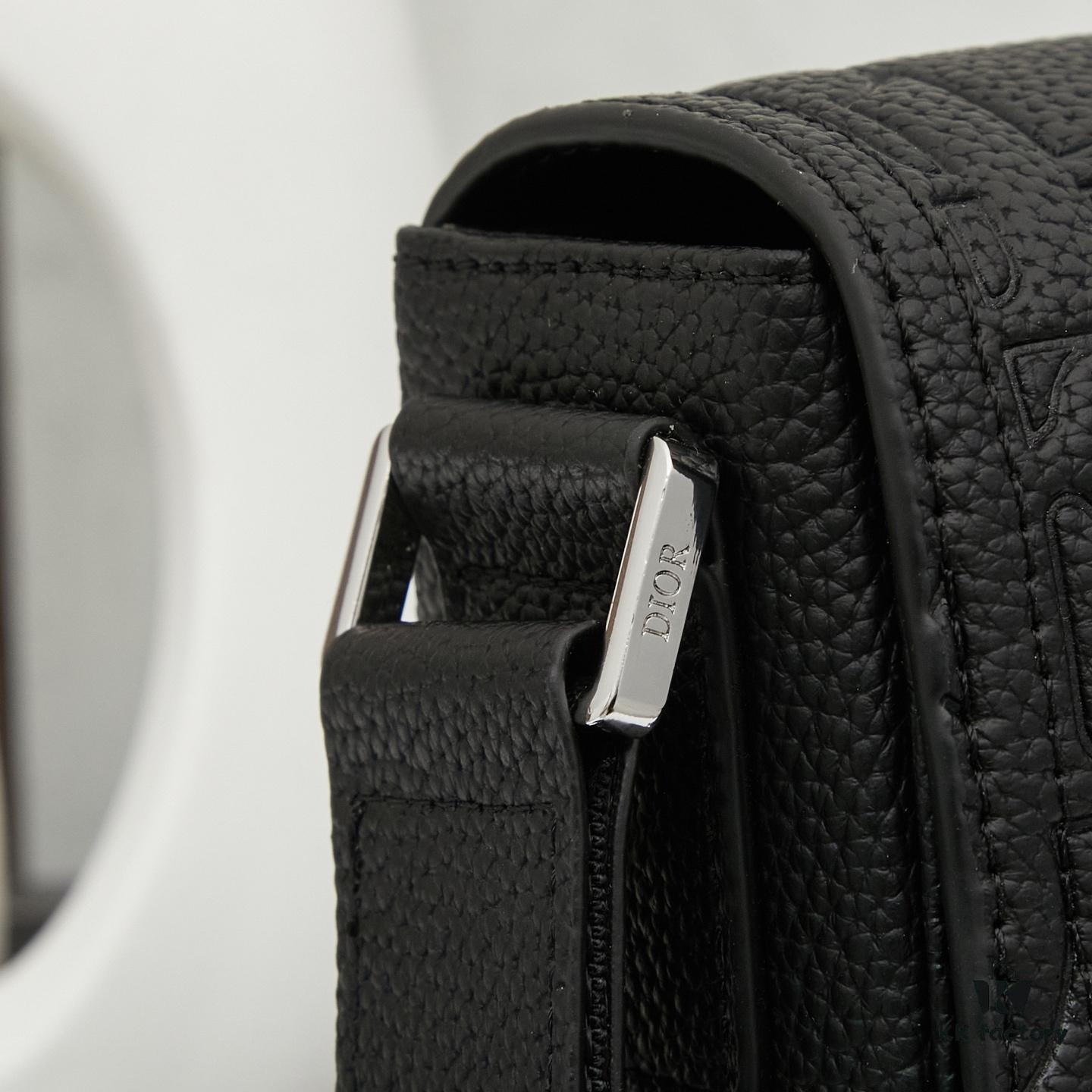 The Perfect Breeze Comes with the Box ||| A Romantic Encounter with Time