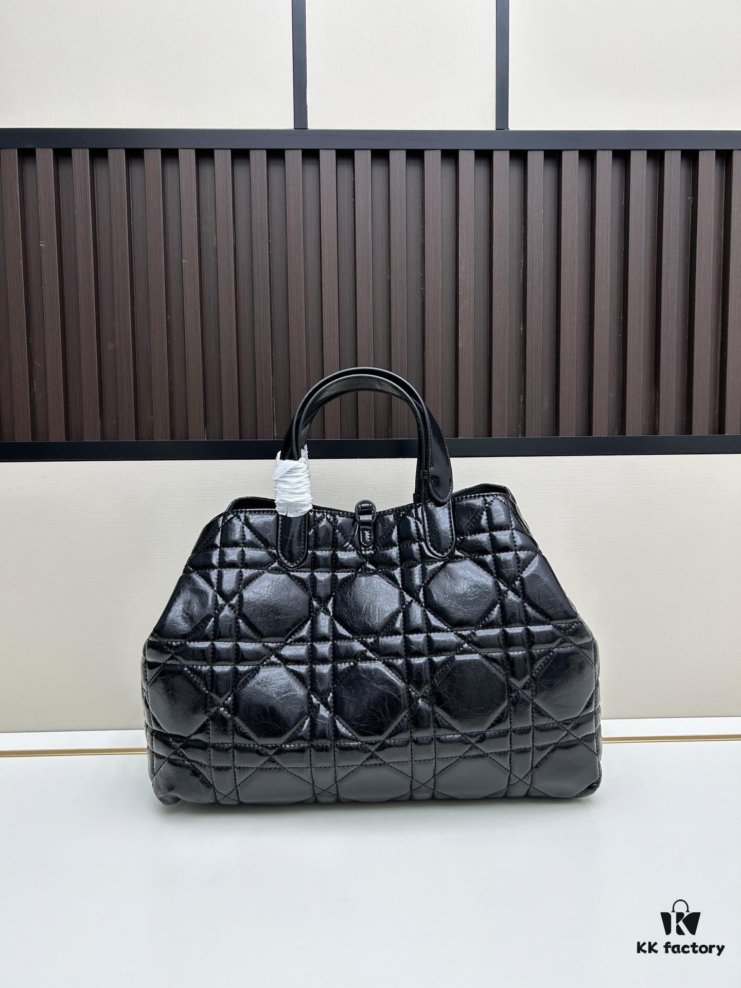 Large Oil-Waxed Calfskin Dior Toujours Bag