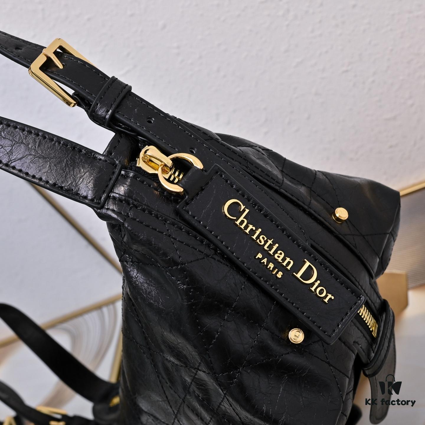 Small Size Upgraded Version Release🔥. This D-Journey handbag features a soft texture and reinterprets the dumpling bag silhouette with a modern design.