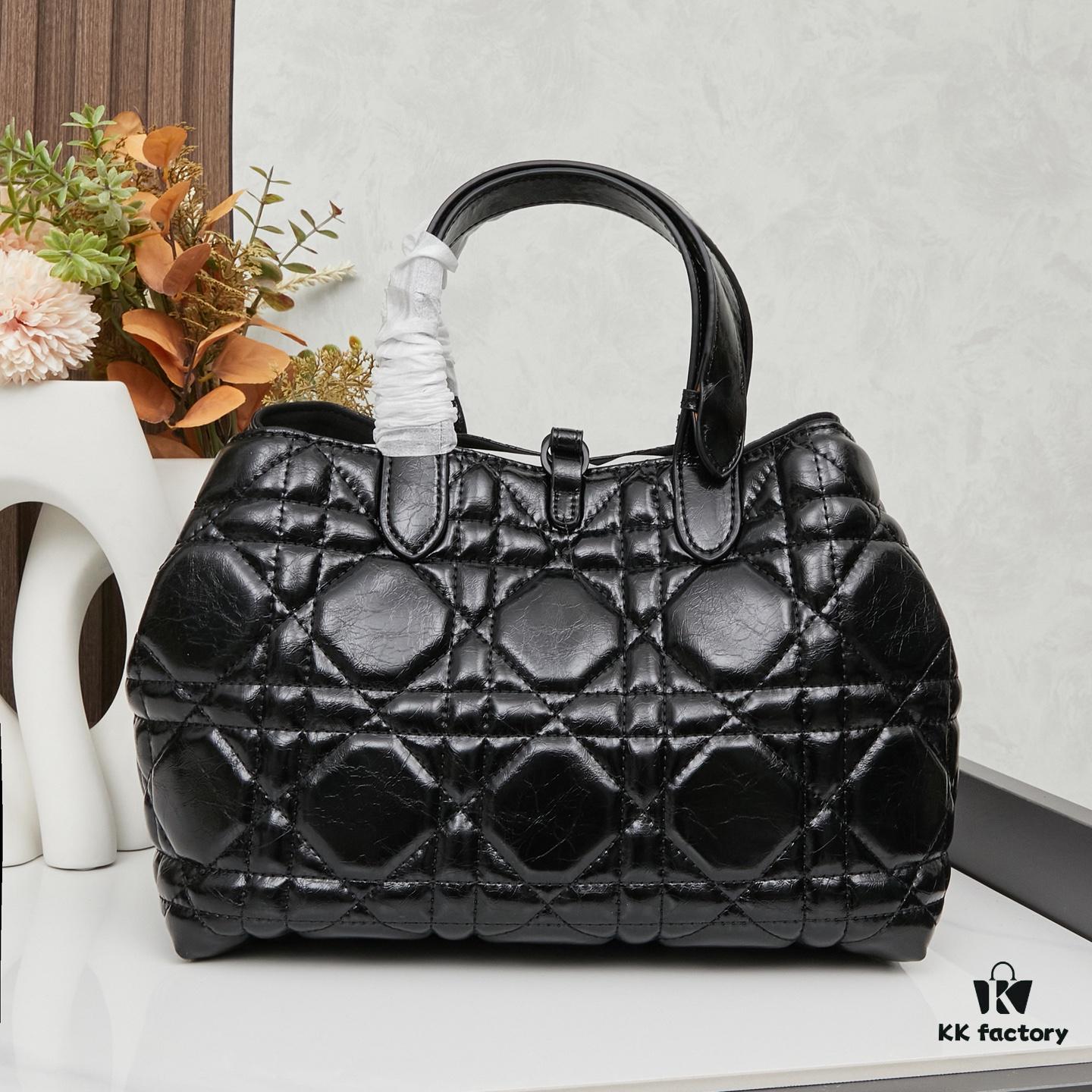 Medium-sized Oil-Waxed Calfskin Dior Toujours Bag