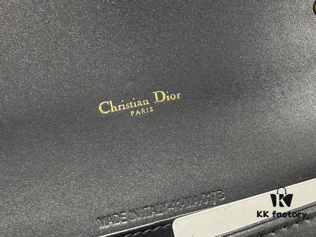 Dior Saddle Bag Series Crossbody Bag with Box ♥️ Comes with Chain, Can Be Used as Clutch or Crossbody, Includes Six Card Slots and Coin Purse, Practical Design, Size 19*13, Model No. 6602, Deep Blue