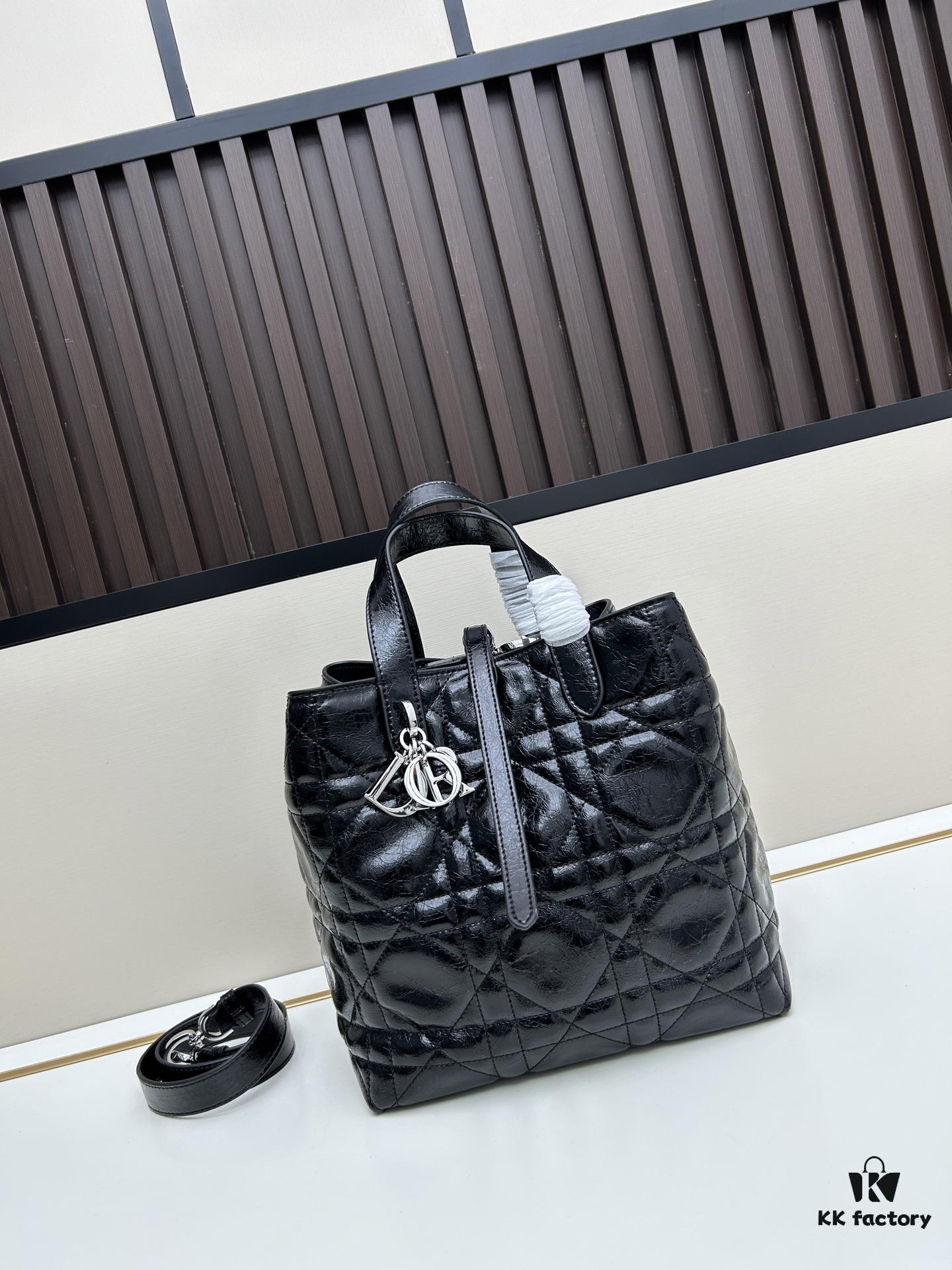 Medium Dior Toujours Vertical Handbag in Blush Beige Calfskin Leather