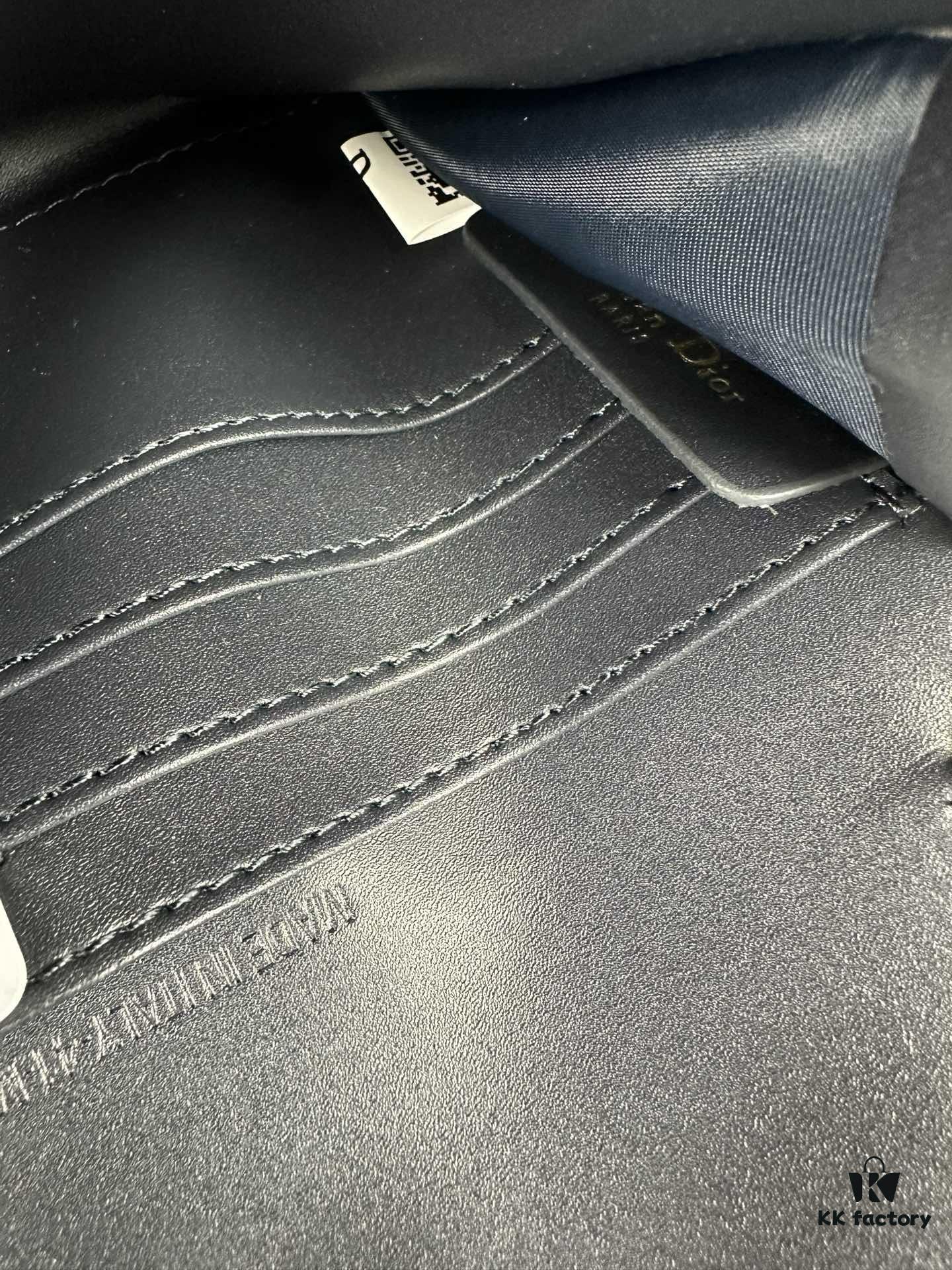 Dior Saddle Bag Series Crossbody Bag with Box ♥️ Comes with Chain, Can Be Used as Clutch or Crossbody, Includes Six Card Slots and Coin Purse, Practical Design, Size 19*13, Model No. 6602, Deep Blue