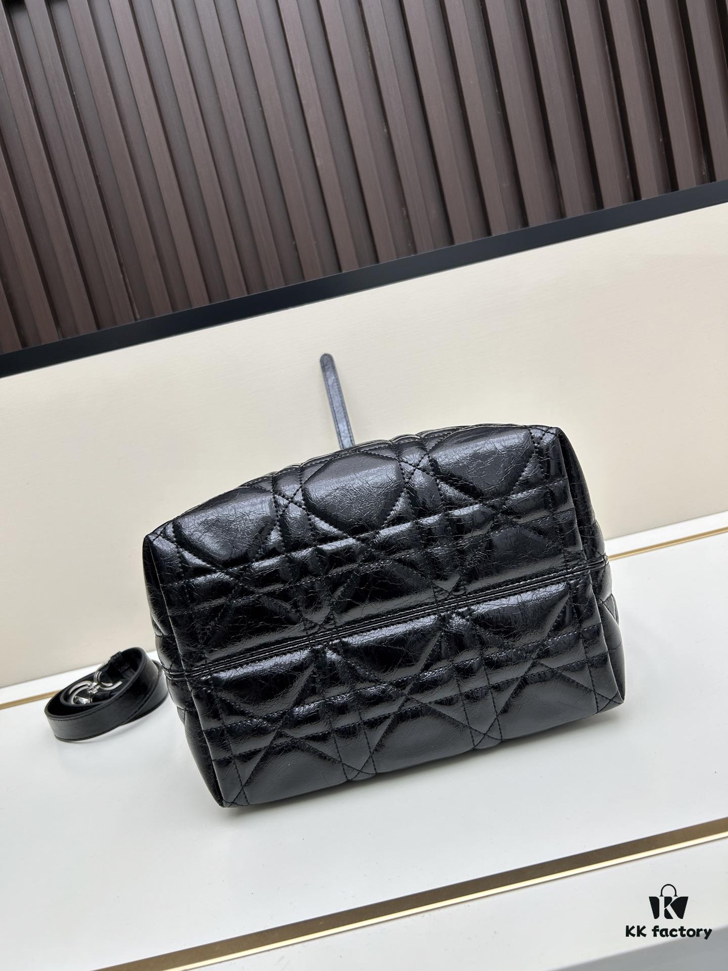 Medium Dior Toujours Vertical Handbag in Blush Beige Calfskin Leather