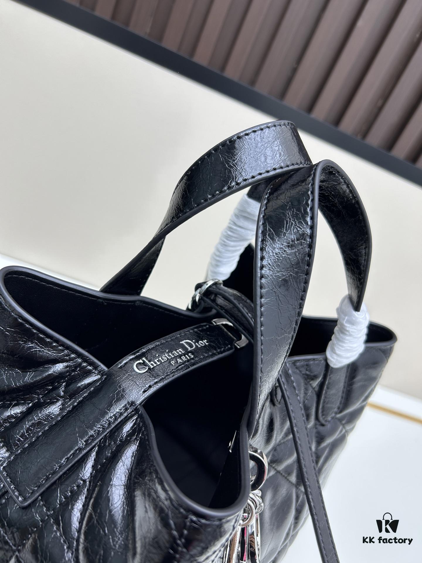 Medium Dior Toujours Vertical Handbag in Blush Beige Calfskin Leather