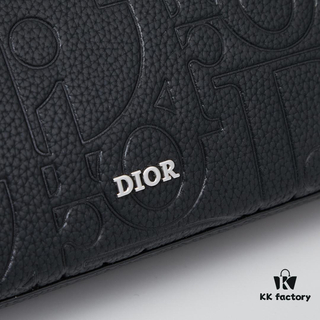 Dior Envelope Clutch with Box ||| Crafted from premium calf leather, this Dior envelope clutch draws inspiration from the brand's archives, featuring a signature Dior logo plaque on the front for elevated sophistication. Spacious zip compartment fits most smartphones, complemented by six card slots. Includes a detachable grained calfskin wrist strap with lobster clasp for versatile carrying options—either handheld or tucked into a larger handbag.