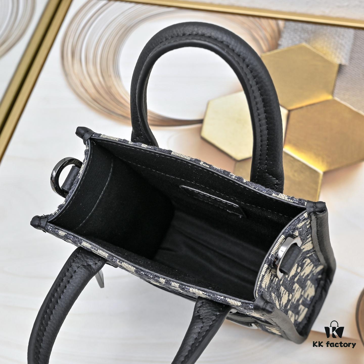 Dior Cd Diamond Canvas Wash Bag