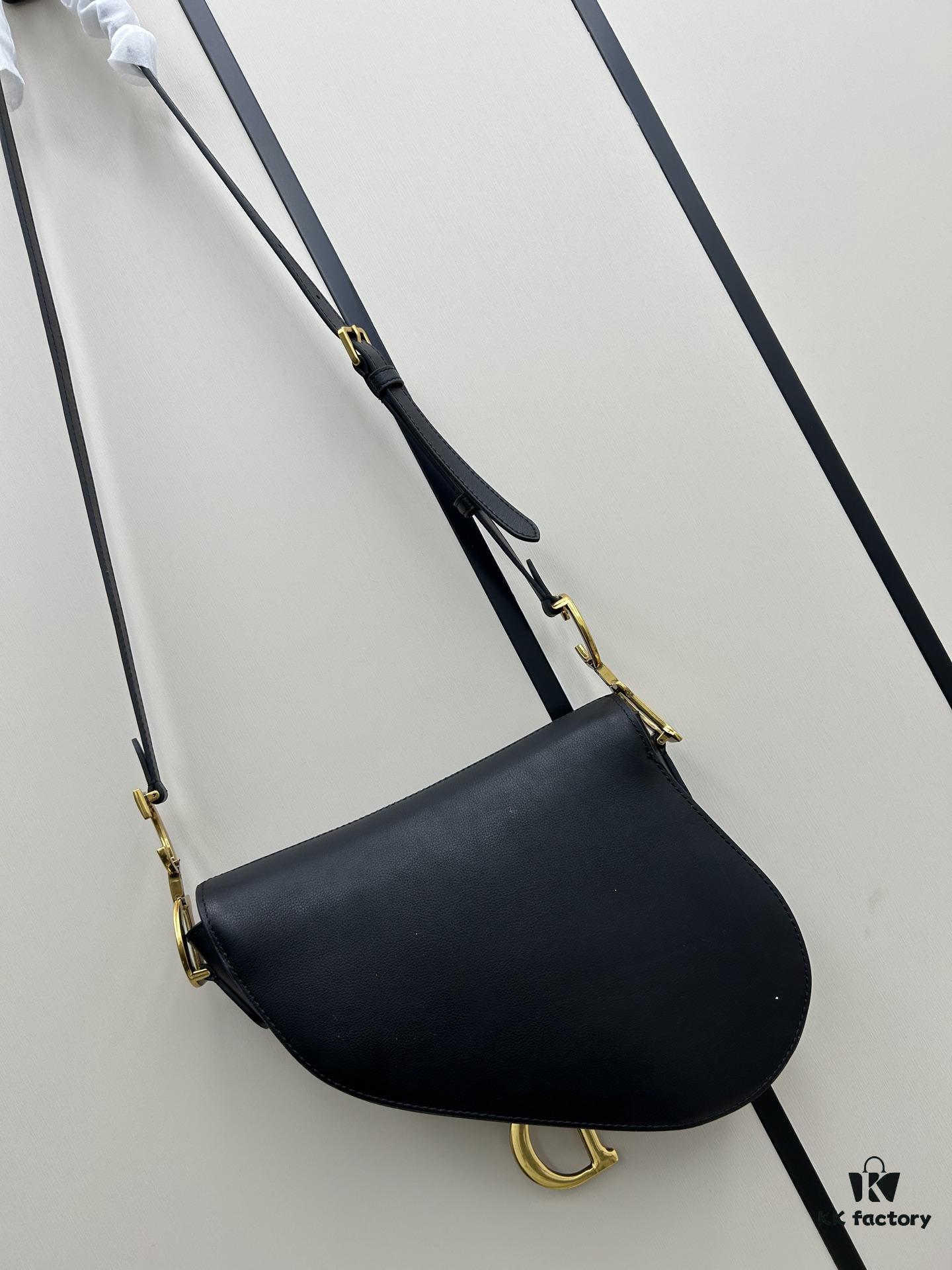 Box Included. Monogram. Thin Strap. Large Size. Matching Hardware. Comes with Box. 【♥️Dior Saddle Monogram Collection♥️ Highest Version Online】【Includes Boutique Original Strap 🎁】