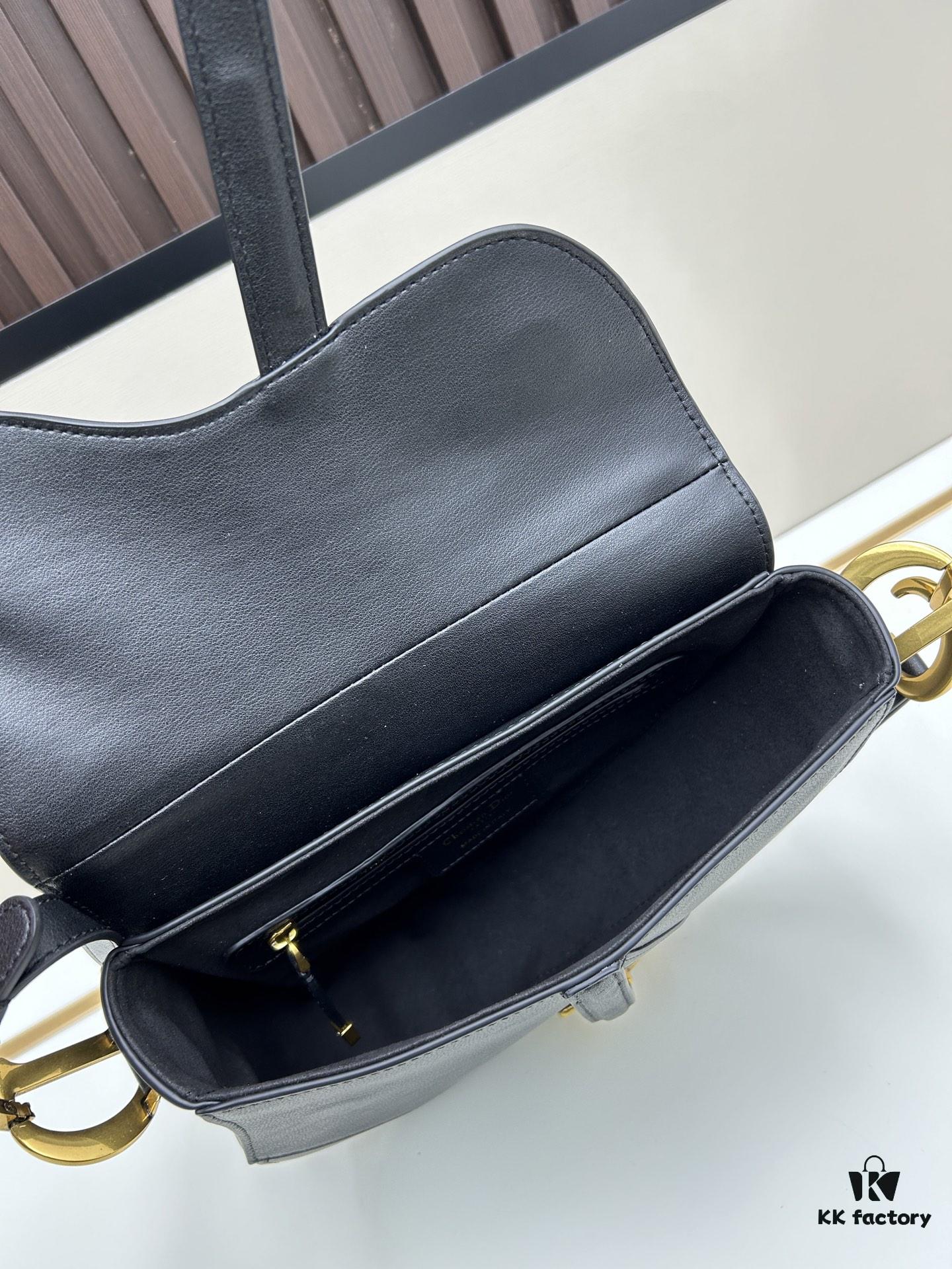 Box Included. Monogram. Thin Strap. Large Size. Matching Hardware. Comes with Box. 【♥️Dior Saddle Monogram Collection♥️ Highest Version Online】【Includes Boutique Original Strap 🎁】