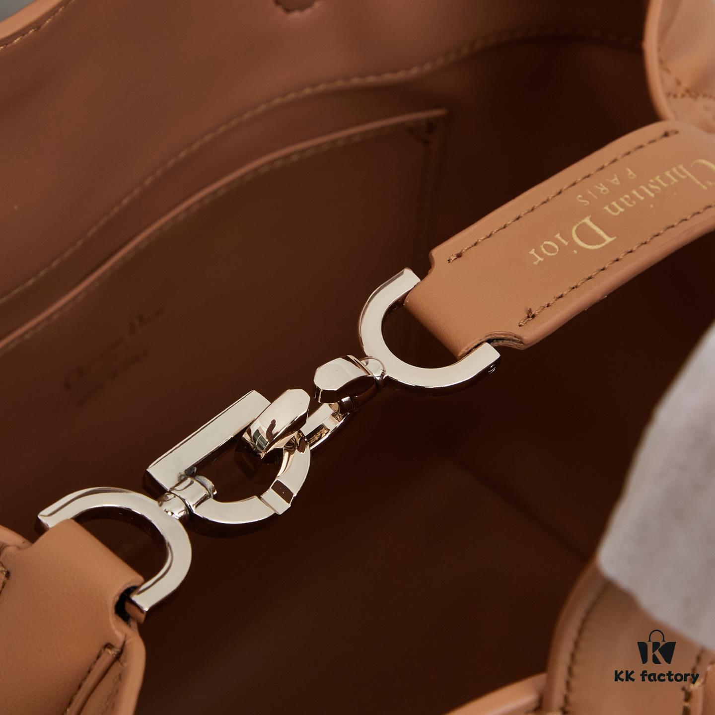 Medium Dior Toujours Vertical Handbag in Blush Beige Calfskin Leather