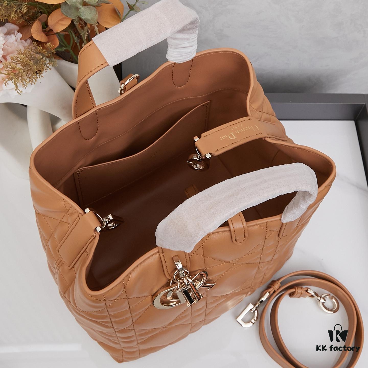 Medium Dior Toujours Vertical Handbag in Blush Beige Calfskin Leather