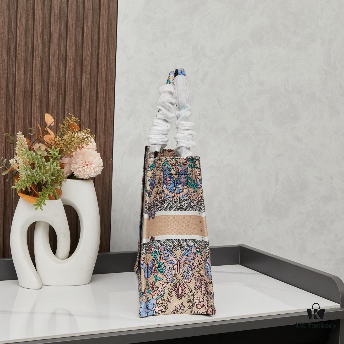 Original Order Embroidered Medium [Dior Book Tote]