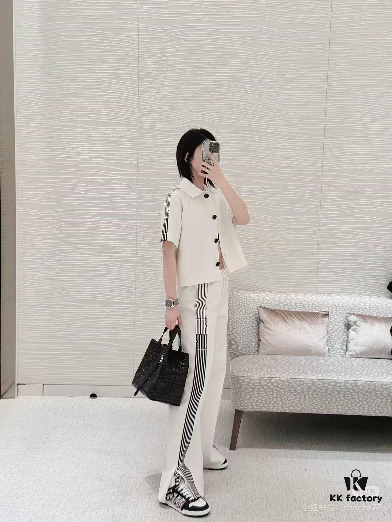 Dior Toujours Vertical Handbag in Blush Beige Calfskin with Large Quilting