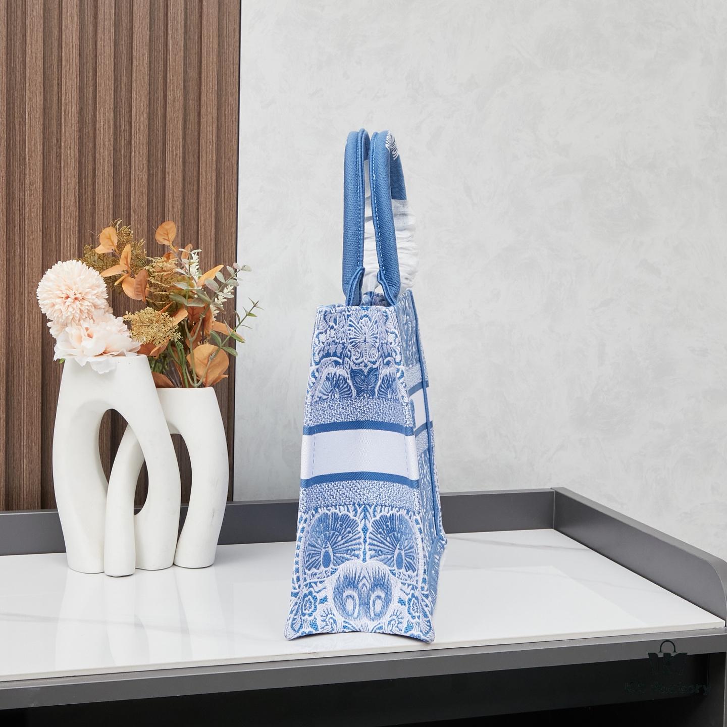 Original Order Embroidered Medium Di0r Book Tote