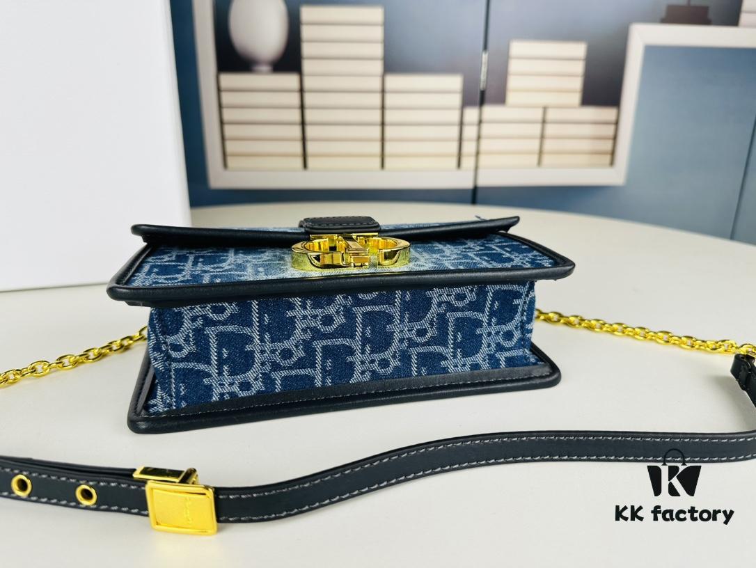 Small 30 Montaigne East-West Chain Bag in Denim Dior Oblique Jacquard