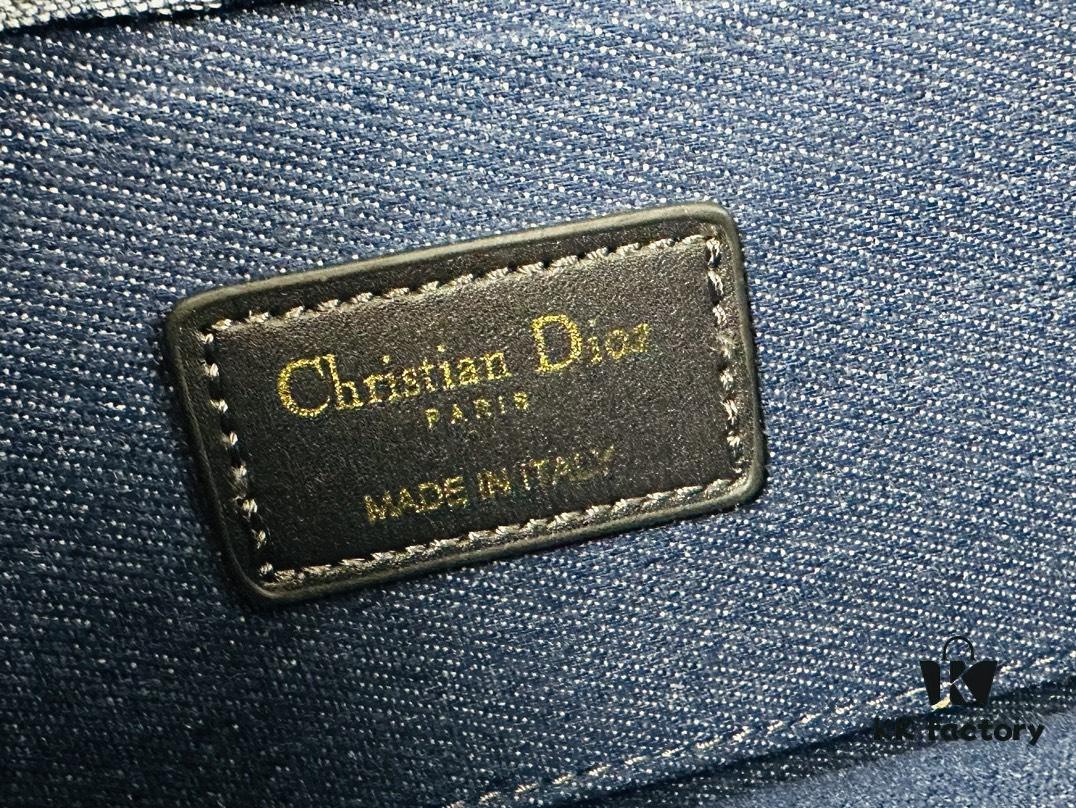 Small 30 Montaigne East-West Chain Bag in Denim Dior Oblique Jacquard