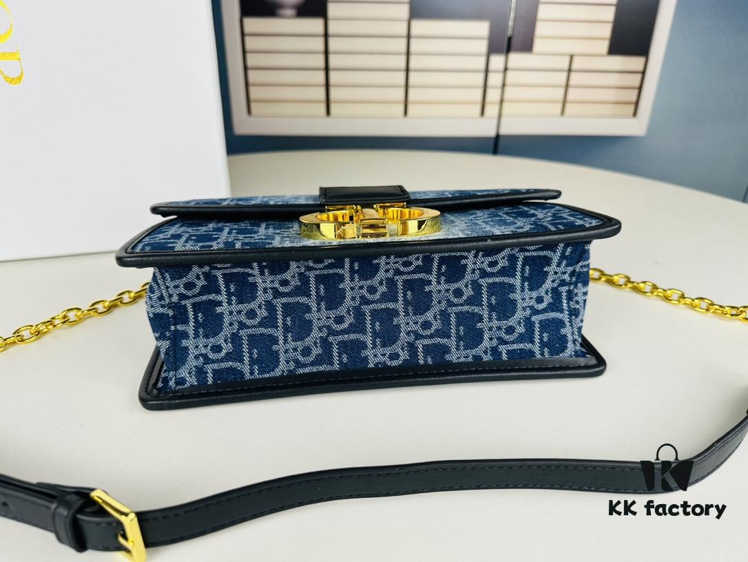 Large 30 Montaigne East-West Chain Bag in Denim Dior Oblique Jacquard