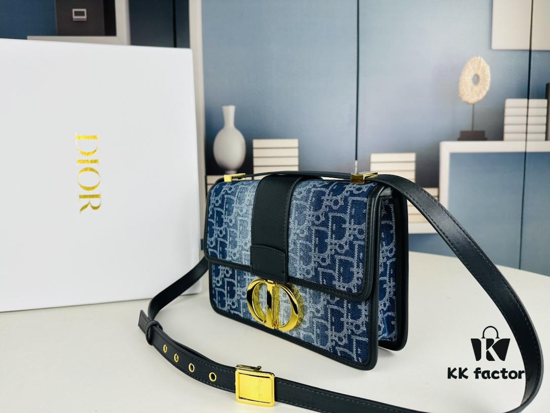 Large 30 Montaigne East-West Handbag in Denim Dior Oblique Jacquard