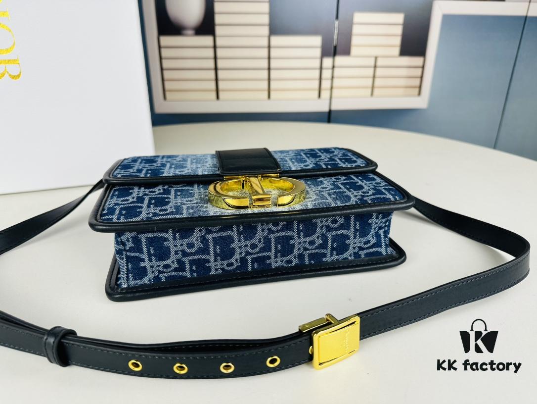 Large 30 Montaigne East-West Handbag in Denim Dior Oblique Jacquard