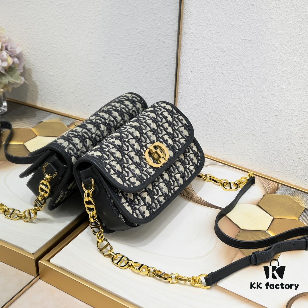 Upgraded Version with Box - Dior Bobby Bag, Retro Style Leather Texture, Sturdy Structure, Adjustable CD Enamel Chain