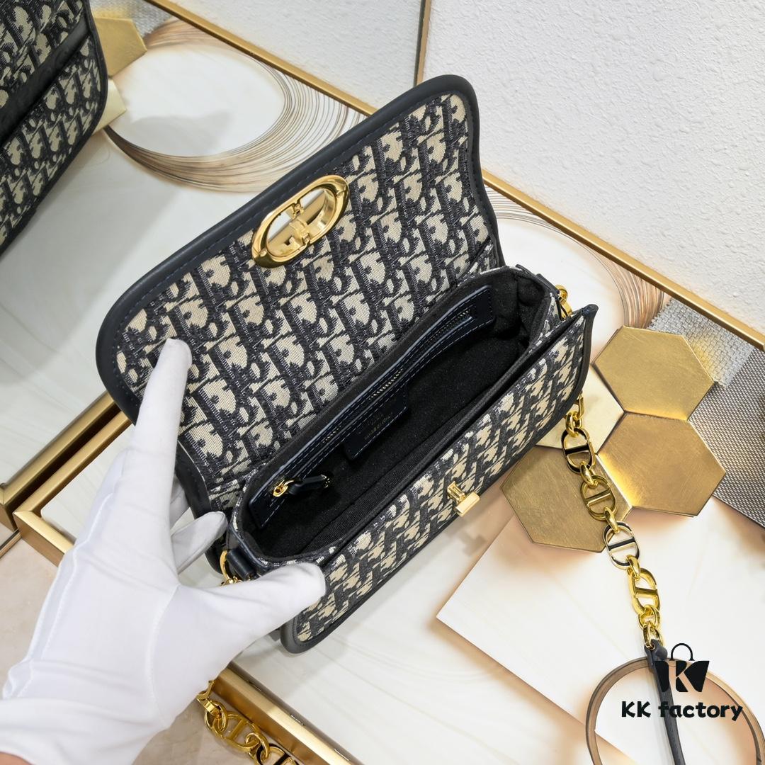 Upgraded Version with Box - Dior Bobby Bag, Retro Style Leather Texture, Sturdy Structure, Adjustable CD Enamel Chain