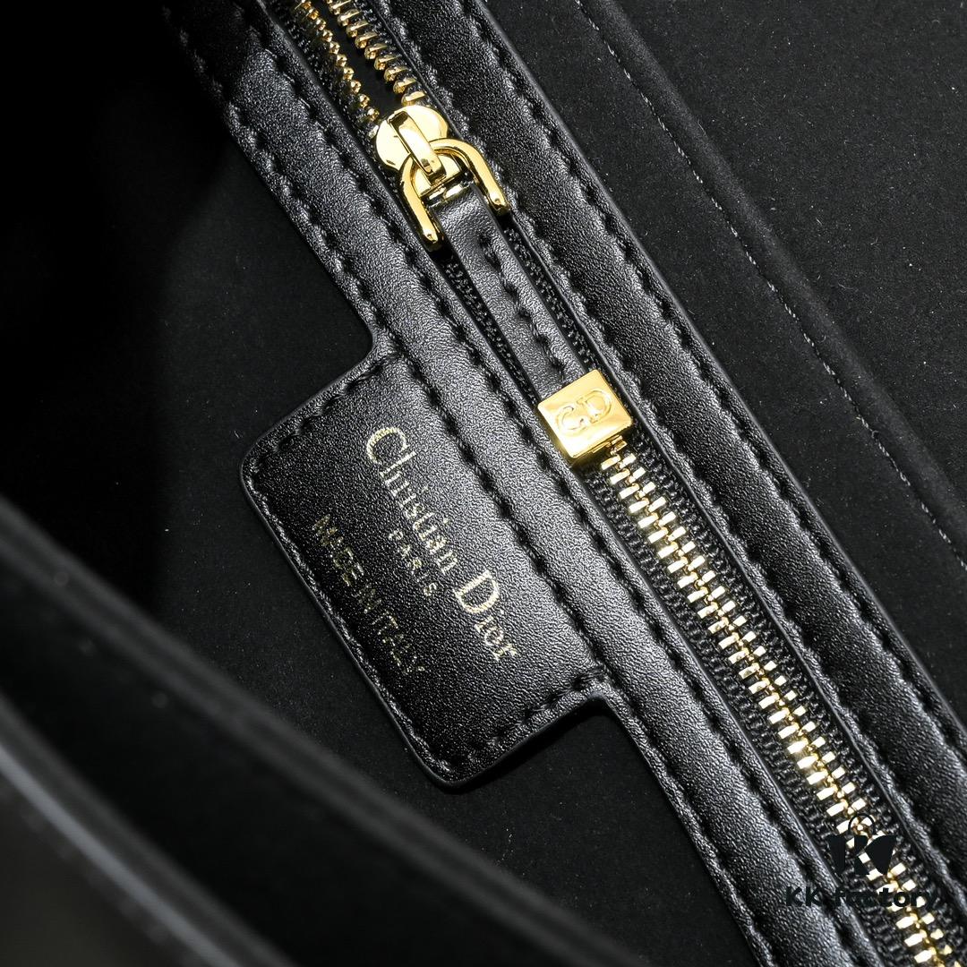 Upgraded Version Released 🔥 Comes with Box | Authentic Quality Dior Bobby Bag, New Retro Style Leather Handbag