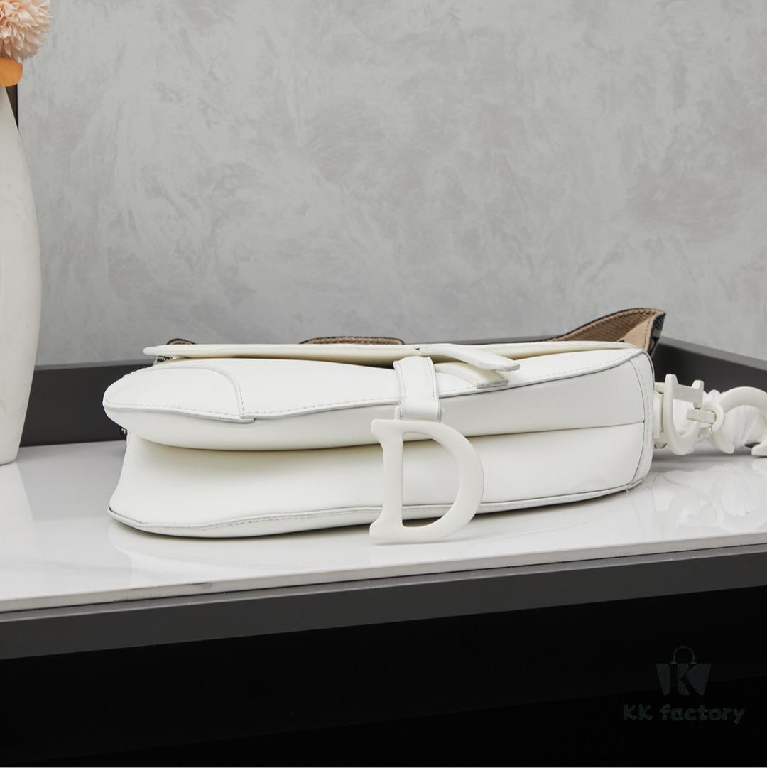 Matte Finish with Wide Strap New Arrival ☀【Comes with Premium Gift Box】Large Size: 24.5 x 20 x 5 cm