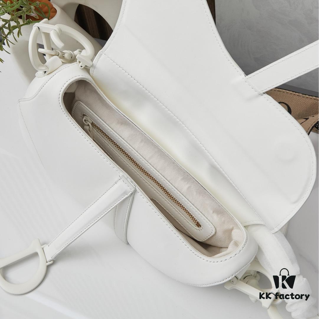 Matte Finish with Wide Strap New Arrival ☀【Comes with Premium Gift Box】Large Size: 24.5 x 20 x 5 cm