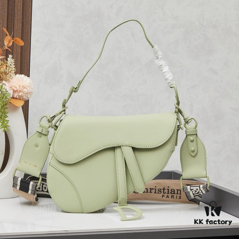 Matte Finish with Wide Strap New Arrival ☀【Includes Premium Gift Box】Large Size: 24.5 x 20 x 5 cm