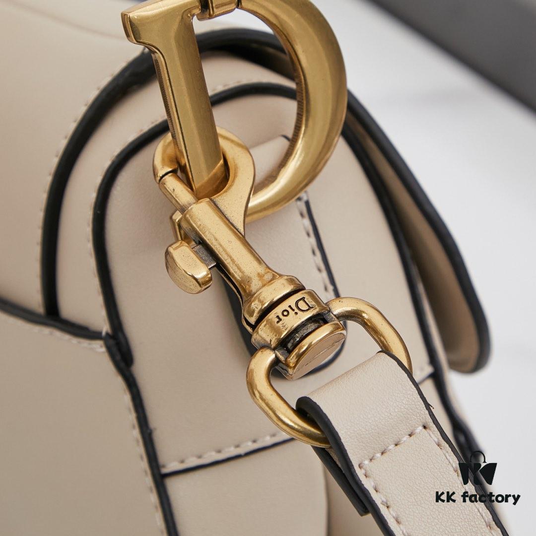 Classic Strap Small Shoulder Bag New Arrival ☀【Includes Premium Gift Box】Large Size: 24.5 x 20 x 5 cm