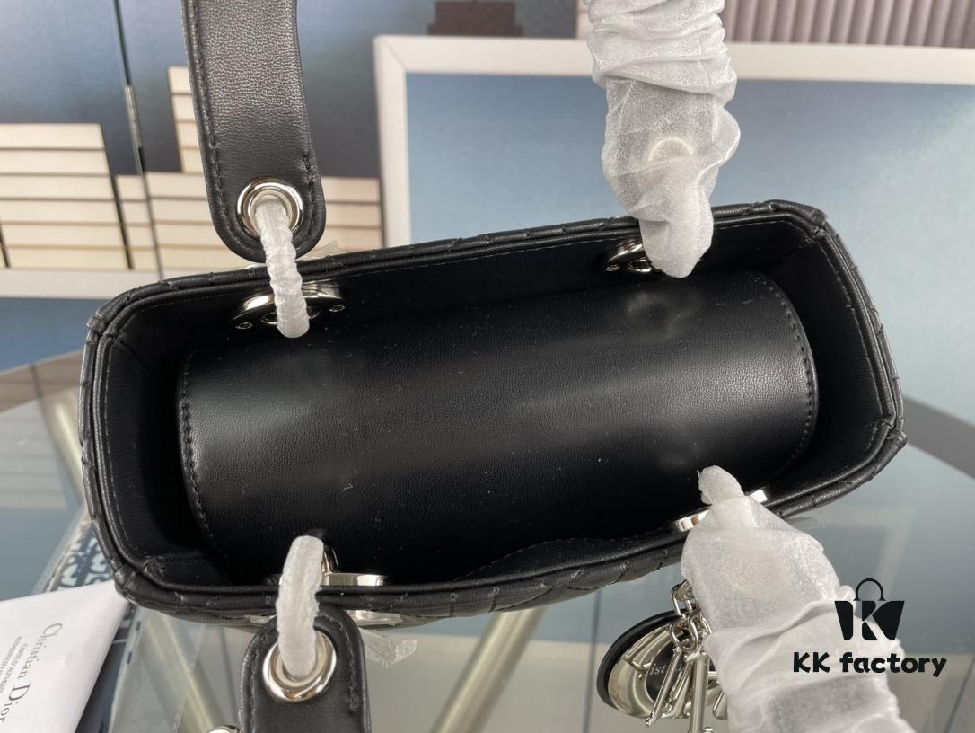 Medium Lady Dior Bag with Silk Scarf, Quilted Cannage Pattern, Top-Grade Imported Leather